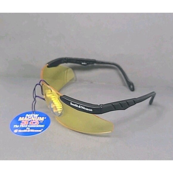 Smith & Wesson 61011 Magnum 3G, Safety Glasses Anti-Scratch, Amber Lens - Picture 3 of 5